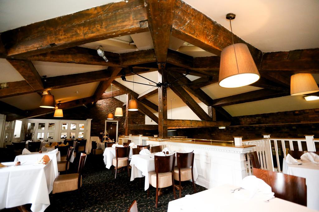 Fairways Lodge & Leisure Club Prestwich Exterior foto